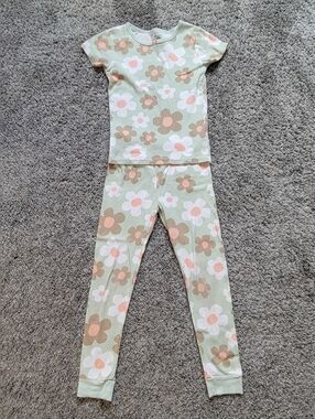 Carters Floral Two-Piece Pajama Set in Sage and Peach Size 7 *NWOT*